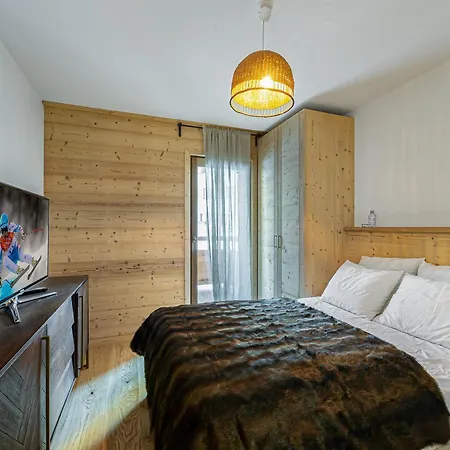 Apartment T3 Avec Parking A 100m Des Pistes A Courchevel, 6 Couchages - Fr-1-563-61 *